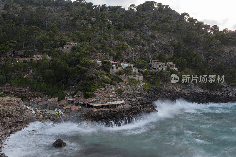 Cala Deia，马略卡岛